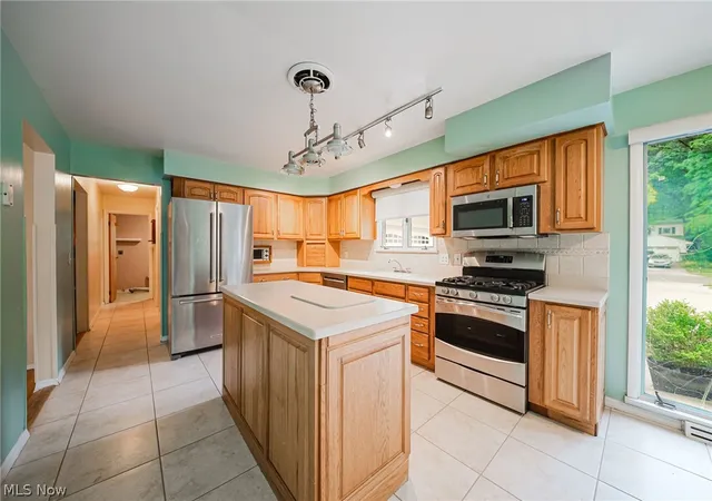 Homes for sale in North Olmsted, OH | 6531 Brighton Dr, North Olmsted, OH 44070 | MLS# 5221717