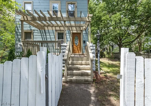 3rd image of 3290 W 17Th St, Cleveland, OH 44109 | MLS# 5222403