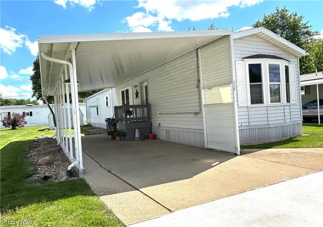 Homes for sale in Columbiana, OH | 1229 Columbiana Lisbon Rd #116, Columbiana, OH 44408 | MLS# 5222067