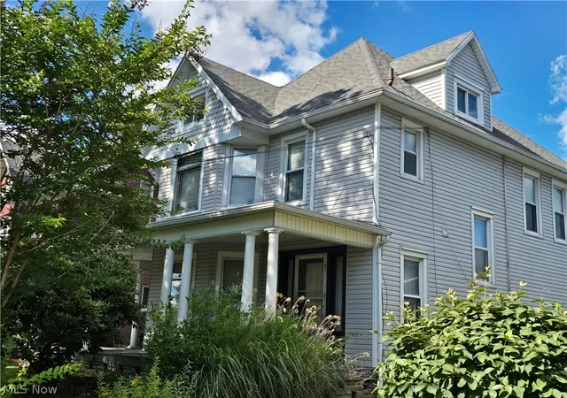 Photo 1 of Single family home for sale at 407 Williams Ave, Williamstown, WV 26187 | MLS# 5222275 | Listing updated on 2026-07-27