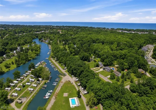 Homes for sale in Vermilion, OH | 1105 Vermilion Rd, Vermilion, OH 44089 | MLS# 5222048