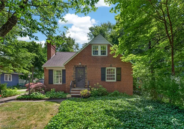 Homes for sale in Cleveland Heights, OH | 2539 Kingston Rd, Cleveland Heights, OH 44118 | MLS# 5222118