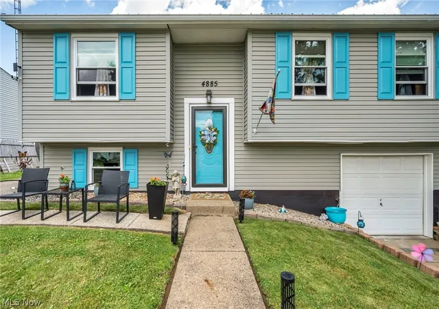 Photo 3 of Single family home for sale at 4885 Lynncrest St Sw, Canton, OH 44706 | MLS# 5221764 | Listing updated on 2026-07-24