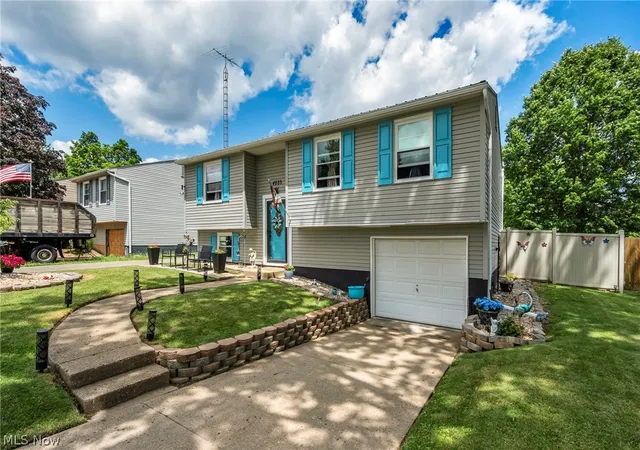 Photo 3 of Single family home for sale at 4885 Lynncrest St SW, Canton, OH 44706 | MLS# 5221764 | Listing updated on 2026-07-24