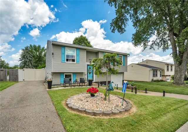 Photo 4 of Single family home for sale at 4885 Lynncrest St SW, Canton, OH 44706 | MLS# 5221764 | Listing updated on 2026-07-24