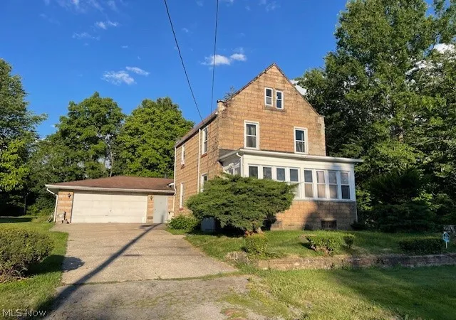 1st image of 913 Kenneth St, Youngstown, OH 44505 | MLS# 5222458