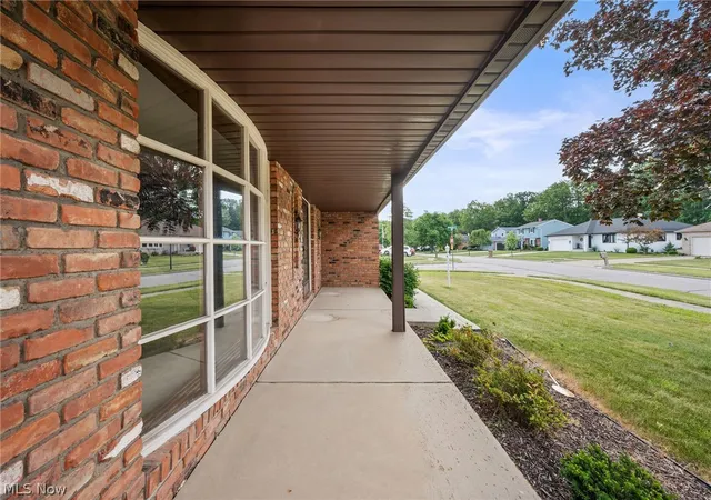 Homes for sale in Parma, OH | 6602 Night Vista Dr, Parma, OH 44129 | MLS# 5220266