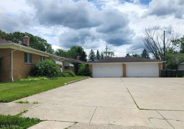 4th image of 419 Center Rd, Bedford, OH 44146 | MLS# 5222475
