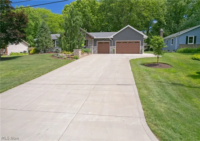 Homes for sale in Kent, OH | 7742 Windy Hill Dr, Kent, OH 44240 | MLS# 5221759