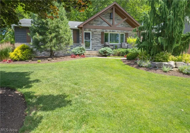 Homes for sale in Kent, OH | 7742 Windy Hill Dr, Kent, OH 44240 | MLS# 5221759