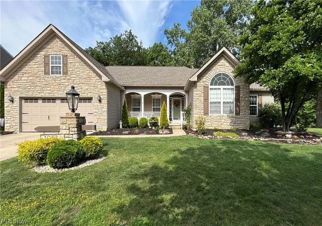 1st image of 1052 Arrowhead Dr, Vermilion, OH 44089 | MLS# 5221779