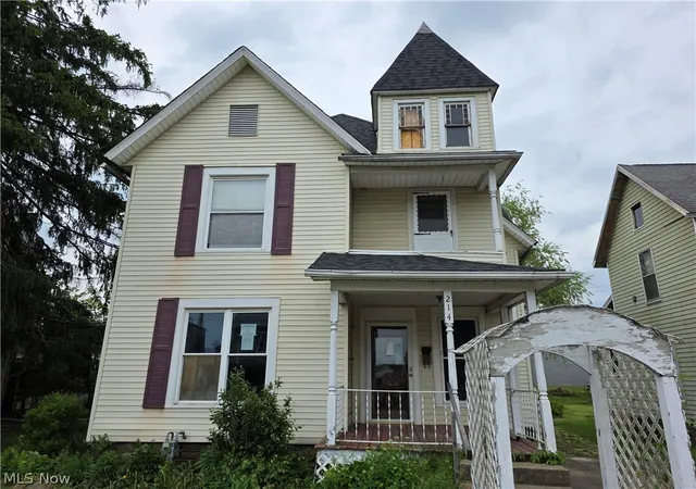 Homes for sale in Newcomerstown, OH | 214 W Church St, Newcomerstown, OH 43832 | MLS# 5221889