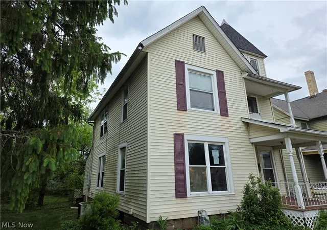 Homes for sale in Newcomerstown, OH | 214 W Church St, Newcomerstown, OH 43832 | MLS# 5221889