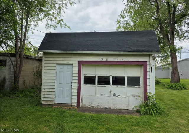 Homes for sale in Newcomerstown, OH | 214 W Church St, Newcomerstown, OH 43832 | MLS# 5221889