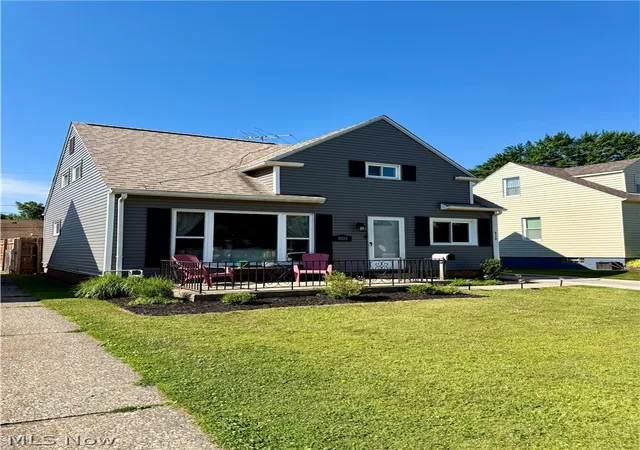 Homes for sale in Parma, OH | 8119 Liberty Ave, Parma, OH 44129 | MLS# 5220649