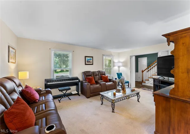 Photo 3 of Single family home for sale at 147 Mayflower Dr, Youngstown, OH 44512 | MLS# 5221905 | Listing updated on 2026-07-28
