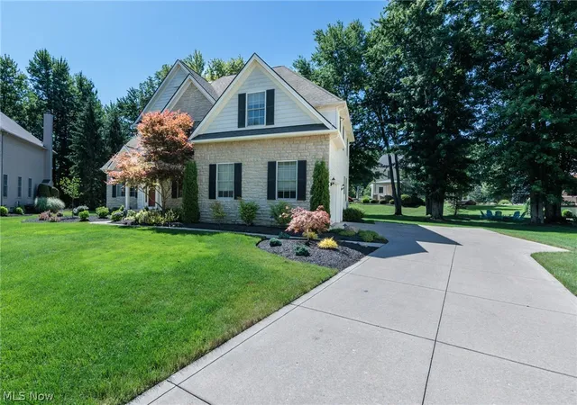 Homes for sale in Avon, OH | 33295 Augusta Wy, Avon, OH 44011 | MLS# 5221551