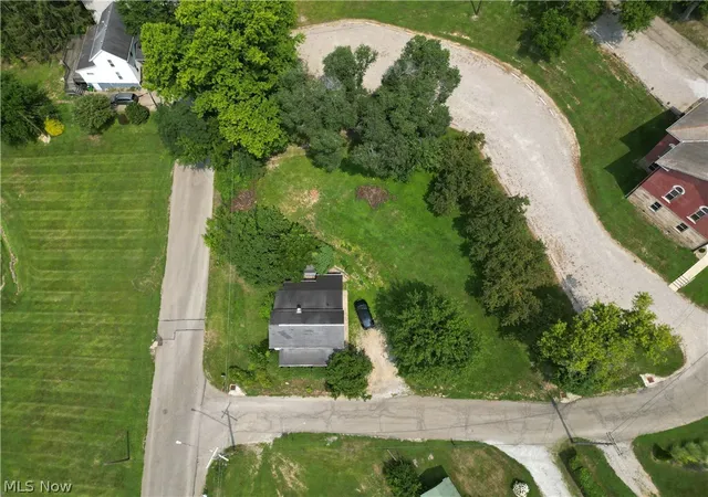 Photo 3 of Single family home for sale at 201 Center St, Coshocton, OH 43812 | MLS# 5222566 | Listing updated on 2026-09-29