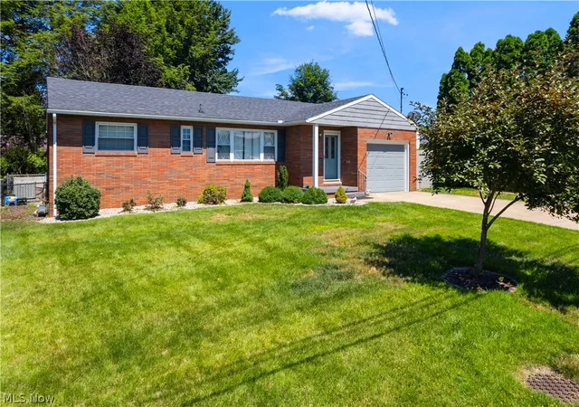 Homes for sale in Parkersburg, WV | 3403 Foley Dr, Parkersburg, WV 26104 | MLS# 5221900