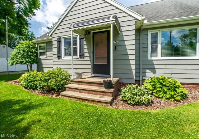 Homes for sale in Uniontown, OH | 2748 Canton Rd, Uniontown, OH 44685 | MLS# 5222521