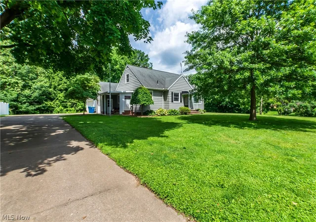 Homes for sale in Uniontown, OH | 2748 Canton Rd, Uniontown, OH 44685 | MLS# 5222521