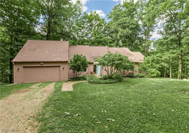 2nd image of 15490 Riddle Rd, Chagrin Falls, OH 44022 | MLS# 5220857