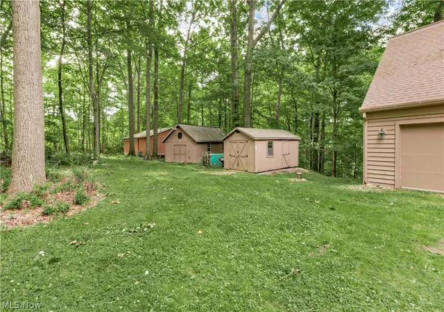 5th image of 15490 Riddle Rd, Chagrin Falls, OH 44022 | MLS# 5220857