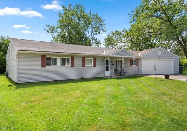 Homes for sale in Bedford Heights, OH | 6119 Eaton Ct, Bedford Heights, OH 44146 | MLS# 5221636