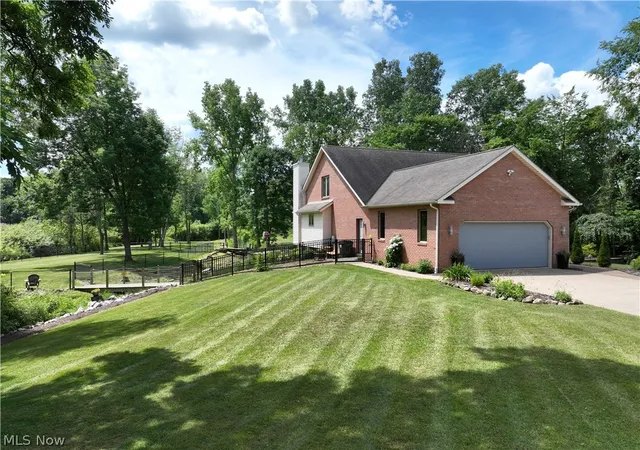 Homes for sale in Canton, OH | 6476 Harbor Dr Nw, Canton, OH 44718 | MLS# 5218301