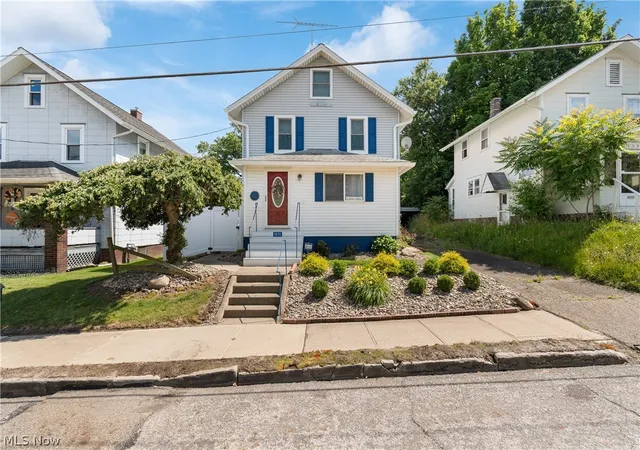 Homes for sale in Alliance, OH | 1035 Auld St, Alliance, OH 44601 | MLS# 5221512