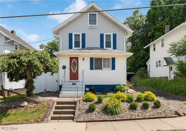 Homes for sale in Alliance, OH | 1035 Auld St, Alliance, OH 44601 | MLS# 5221512