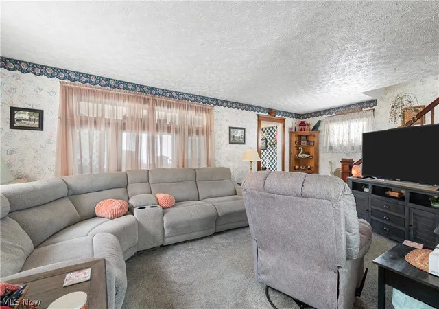 Homes for sale in Alliance, OH | 1035 Auld St, Alliance, OH 44601 | MLS# 5221512