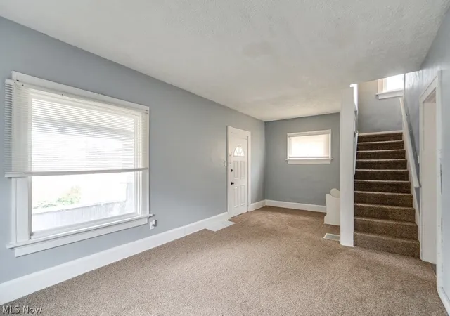 Photo 4 of Single family home for sale at 732 Akin Ct SW, Canton, OH 44706 | MLS# 5220885 | Listing updated on 2026-06-26