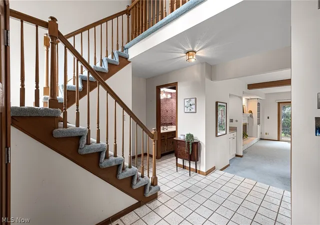 5th image of 1025 Stonewood Ct, Westlake, OH 44145 | MLS# 5220287