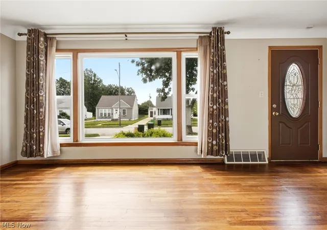 3rd image of 29783 Robert St, Wickliffe, OH 44092 | MLS# 5222536