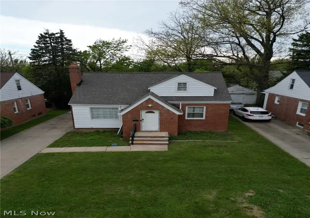 Homes for sale in South Euclid, OH | 4241 Ellison Rd, South Euclid, OH 44121 | MLS# 5222638