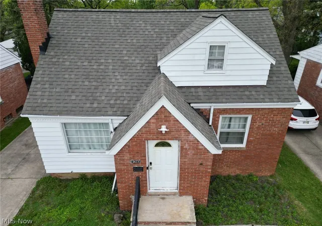 Homes for sale in South Euclid, OH | 4241 Ellison Rd, South Euclid, OH 44121 | MLS# 5222638
