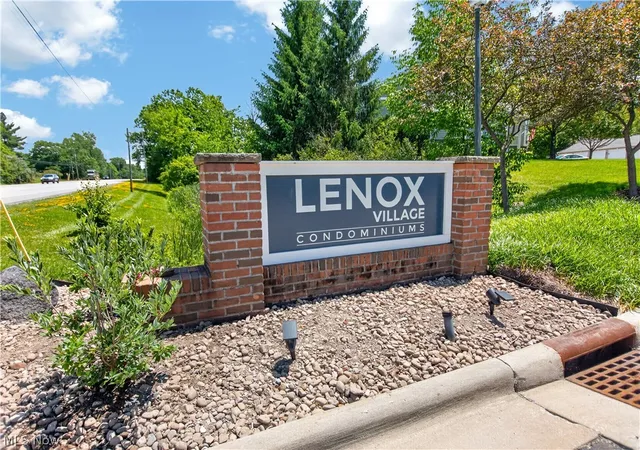 39th image of 3324 Lenox Village Dr #222, Fairlawn, OH 44333 | MLS# 5222004