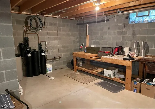 2nd image of 8468 Hitchcock Rd, Youngstown, OH 44512