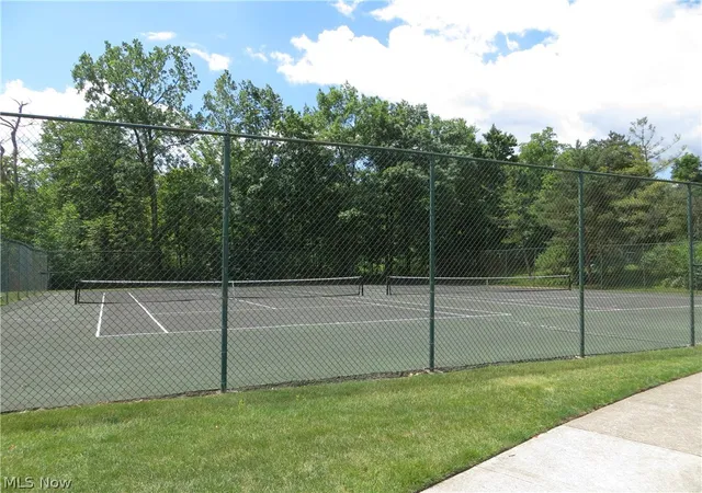 2nd image of 18606 Buccaneer Creek Dr, Strongsville, OH 44136