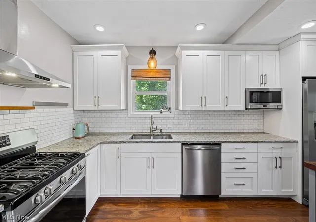2nd image of 3363 E Scarborough Rd, Cleveland, OH 44118 | MLS# 5222382