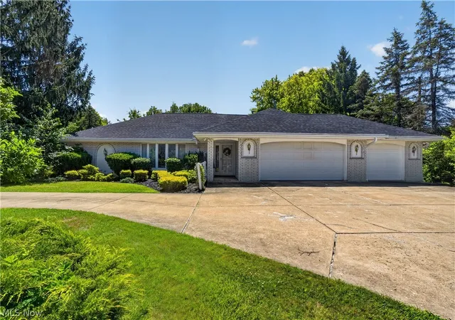 2nd image of 13635 Fox Hills Dr, Novelty, OH 44072 | MLS# 5222572