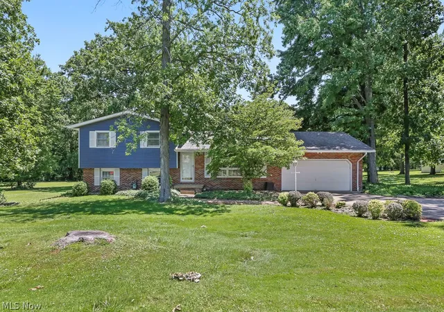 1st image of 6000 Oakhill Ave Ne, Alliance, OH 44601 | MLS# 5221946