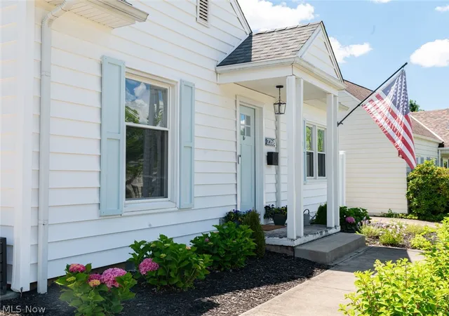 Homes for sale in Cuyahoga Falls, OH | 2268 Parkview Dr, Cuyahoga Falls, OH 44223 | MLS# 5222502