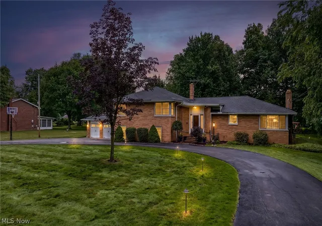 Photo 3 of Single family home for sale at 3819 Brainard Rd, Beachwood, OH 44122 | MLS# 5221924 | Listing updated on 2026-06-29