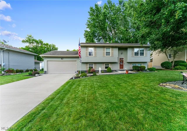 1st image of 2371 Penny Ln, Austintown, OH 44515 | MLS# 5222682