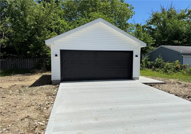 Homes for sale in Shaker Heights, OH | 3607 Hildana Rd, Shaker Heights, OH 44120 | MLS# 5221681