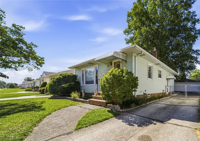 Homes for sale in Willowick, OH | 28626 Forest Rd, Willowick, OH 44095 | MLS# 5221294