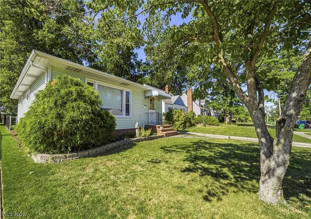 Homes for sale in Willowick, OH | 28626 Forest Rd, Willowick, OH 44095 | MLS# 5221294