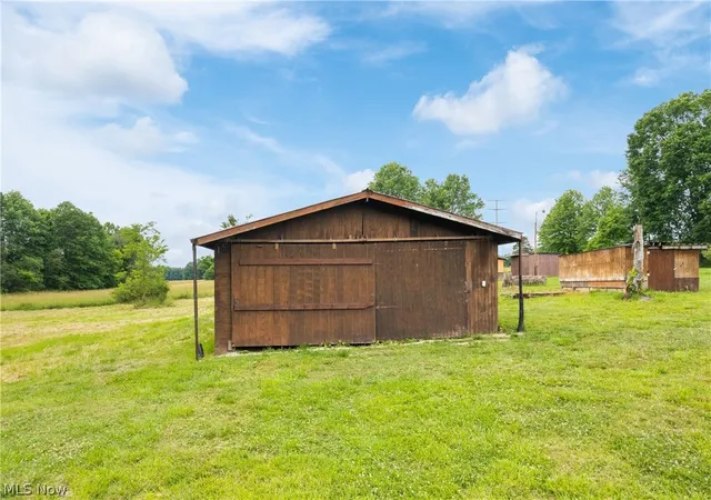 Homes for sale in Newton Falls, OH | 4817 Mcclintocksburg Rd, Newton Falls, OH 44444 | MLS# 5222700